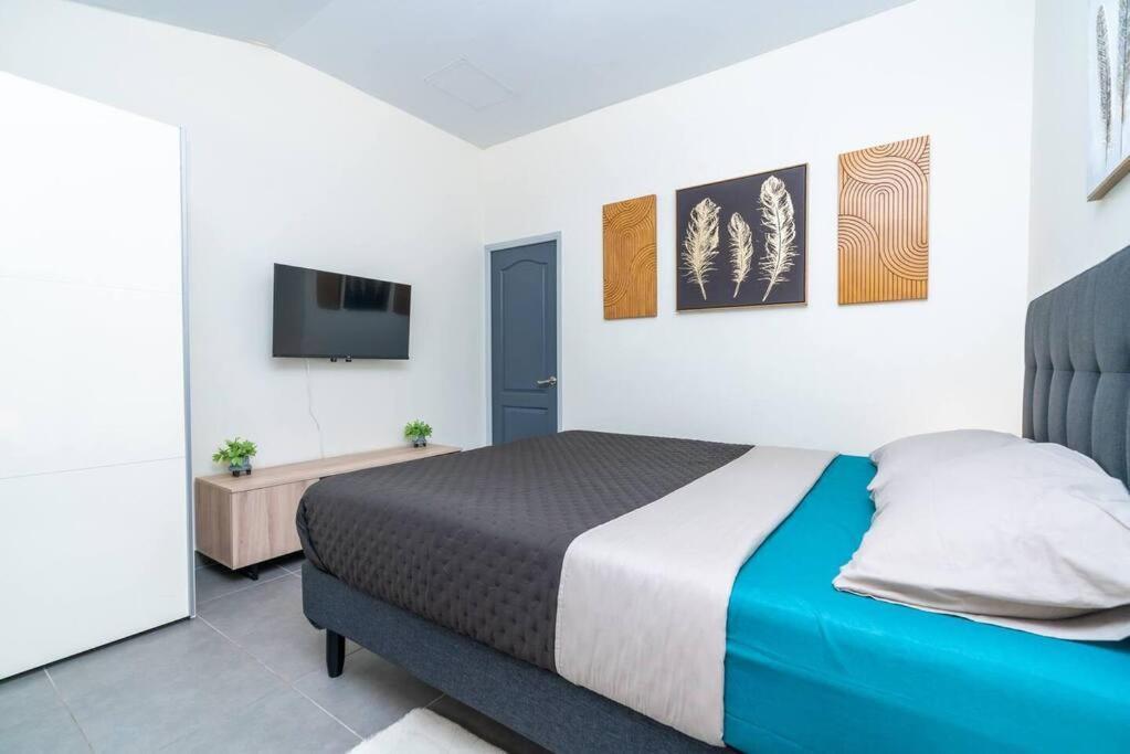 פאפיט Heitea Lodge - 6 Min Airport, Wifi, Ac & Parking מראה חיצוני תמונה